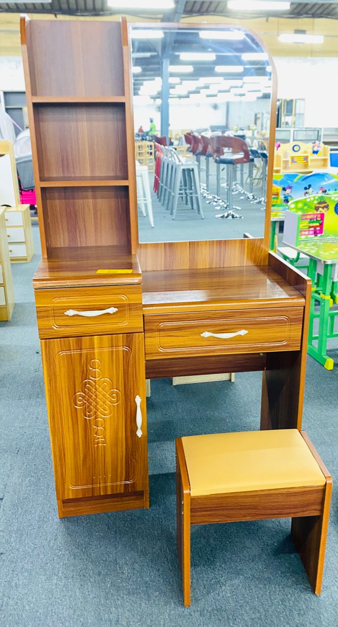 Table de coiffure Bureau de coiffure Coiffeuse design moderne avec miroir Table de chambre