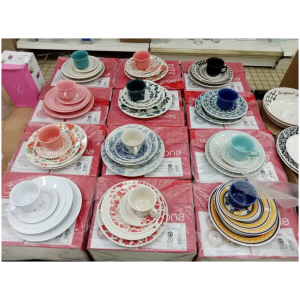 Plats cassables et tasses - Série de 20 pièces