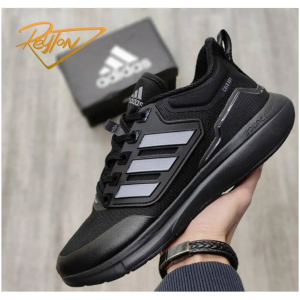 Tennis ADIDAS taille 45 à 45