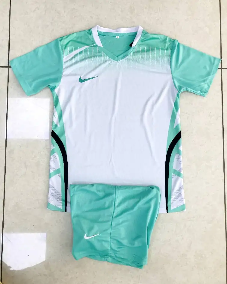 Tenue de sport Nike - Manches courtes blanc/bleu - col rond - Maillot et short