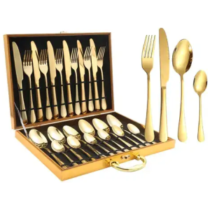 Couvert en or culières fourchettes couteaux