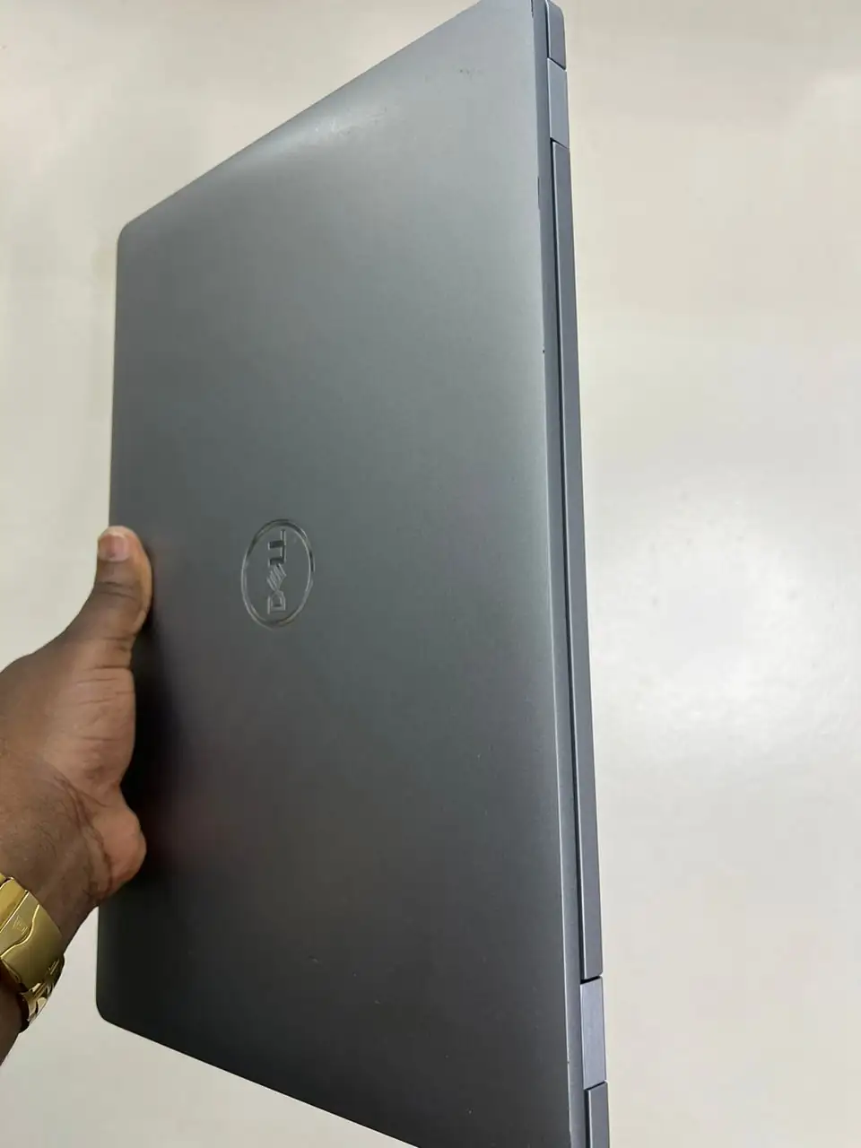 PC Dell Precision 3551, processeur Intel Core i7-10850H GHz, 16 Go de RAM, SSD NVMe 512 Go, HDMI – Image 3