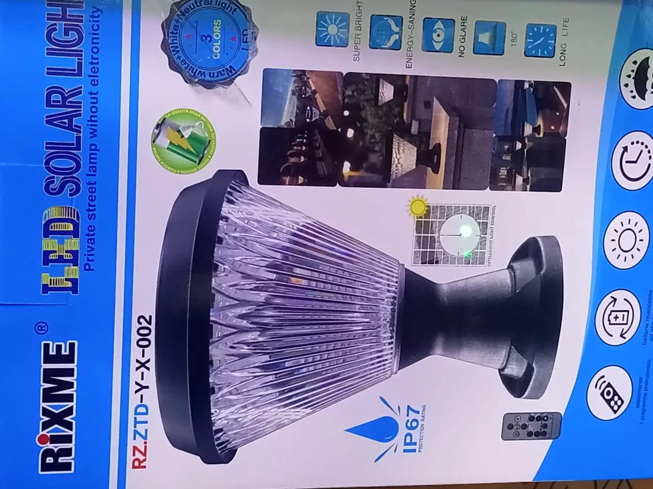 Lampe solaire LED RIXME à 3 couleurs avec télécommande Résiste à l'eau – Image 3