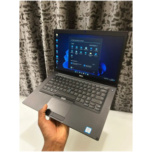 Laptop Dell Latitude 7470 Core i5 6ème Génération 256GB SSD RAM 8GB DDR4 1Go dédié 14.0 pouces full HD - PC - Ordinateur portable