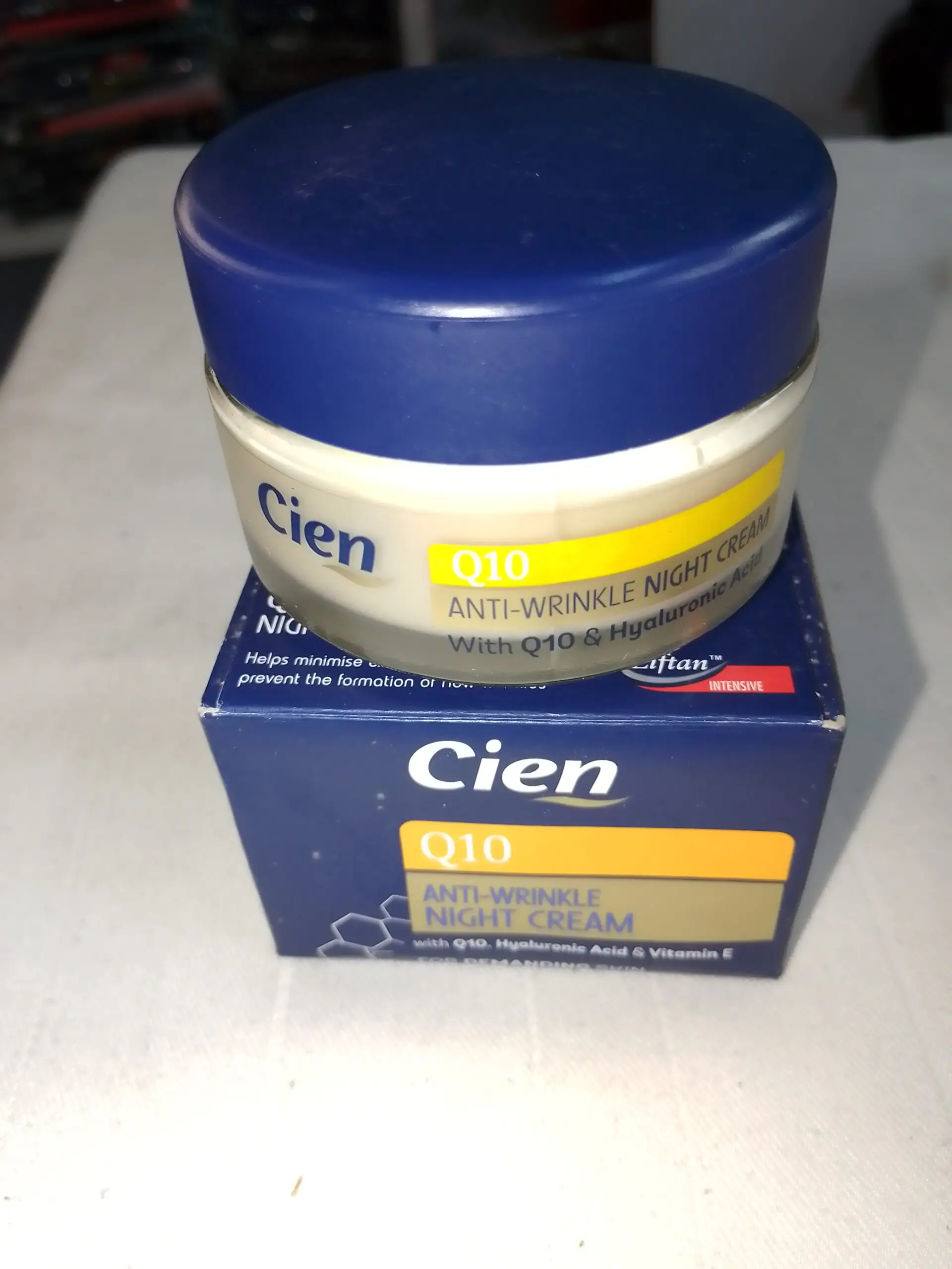 Crème visage Cien Q10 anti-rides (Crème de nuit 50 ml + Creme de Jour 50 ml) - avec la Coenzyme Q10, l'acide hyaluronique, et vitamine E - Peaux exigeantes – Image 3