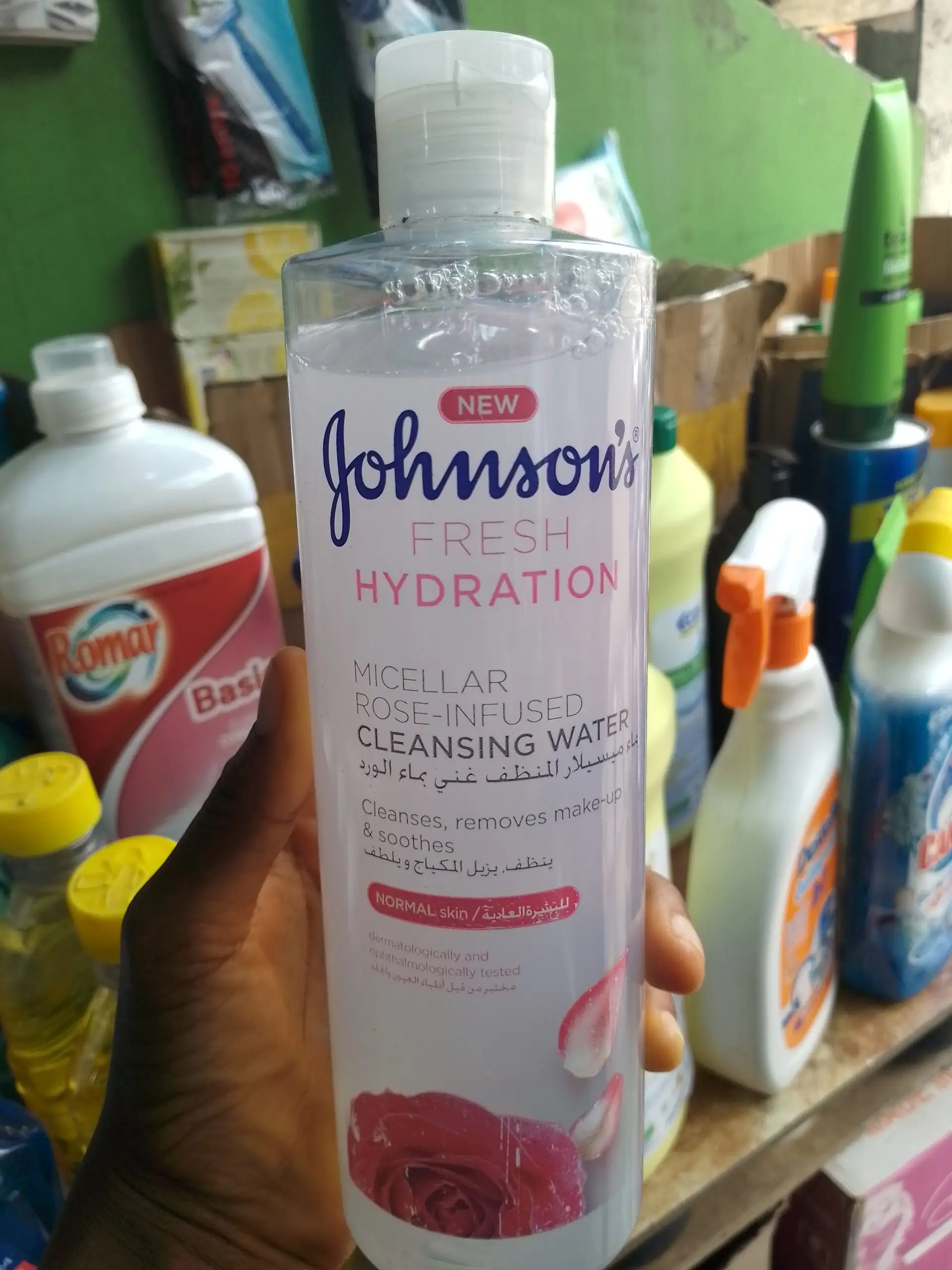 Eau micellaire Johnsons Fresh Hydration Rose-Infused Cleansing Water Micellar Water - 400 ml – Image 2