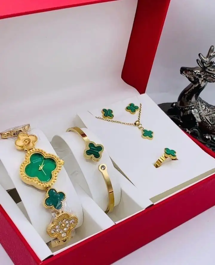 Montre Casio Rolex Daniel Wellington Michael Kors etc .. / chaîne personnalisée