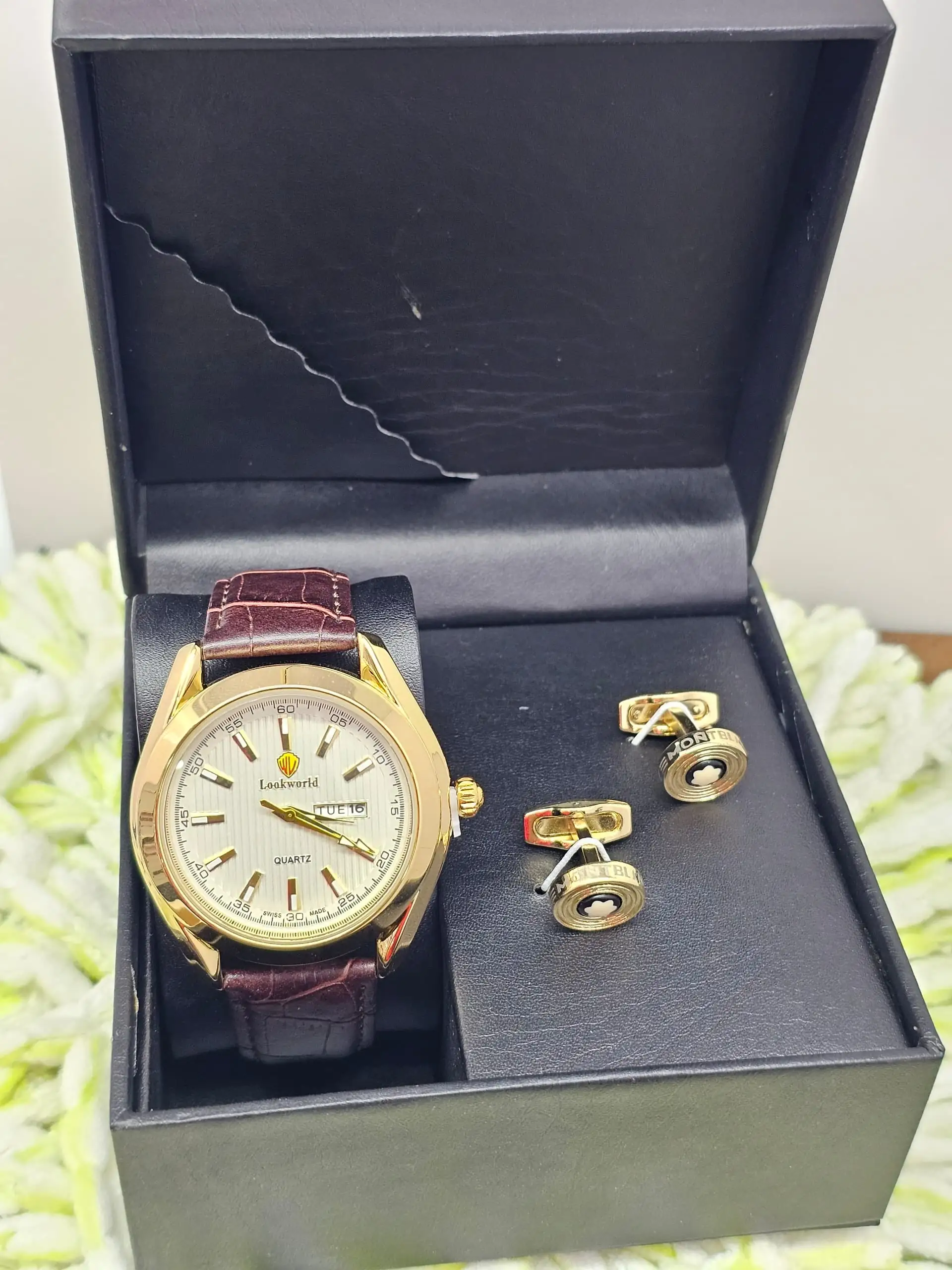 Montre Lookworld avec manchettes offertes