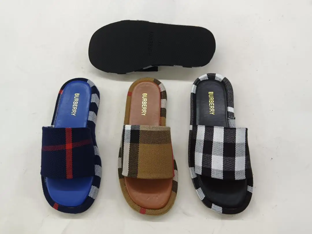 BURBERRY SLIPPERS