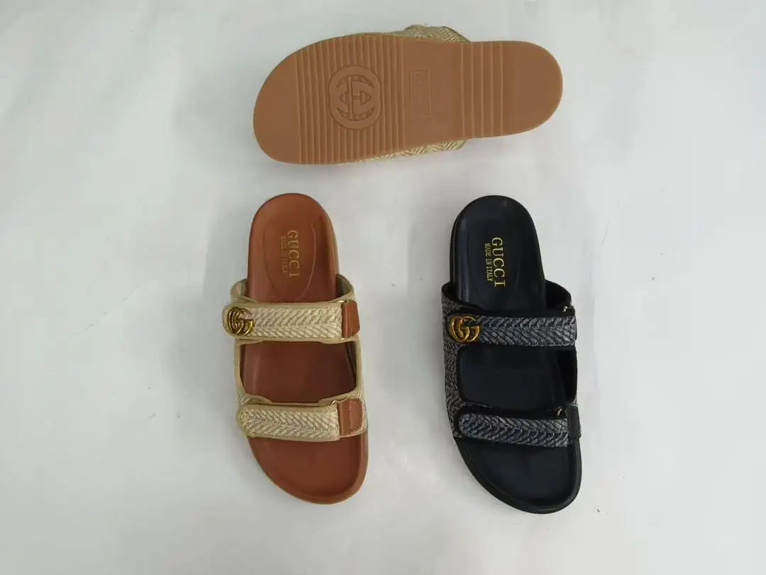 GUCCI SLIPPERS