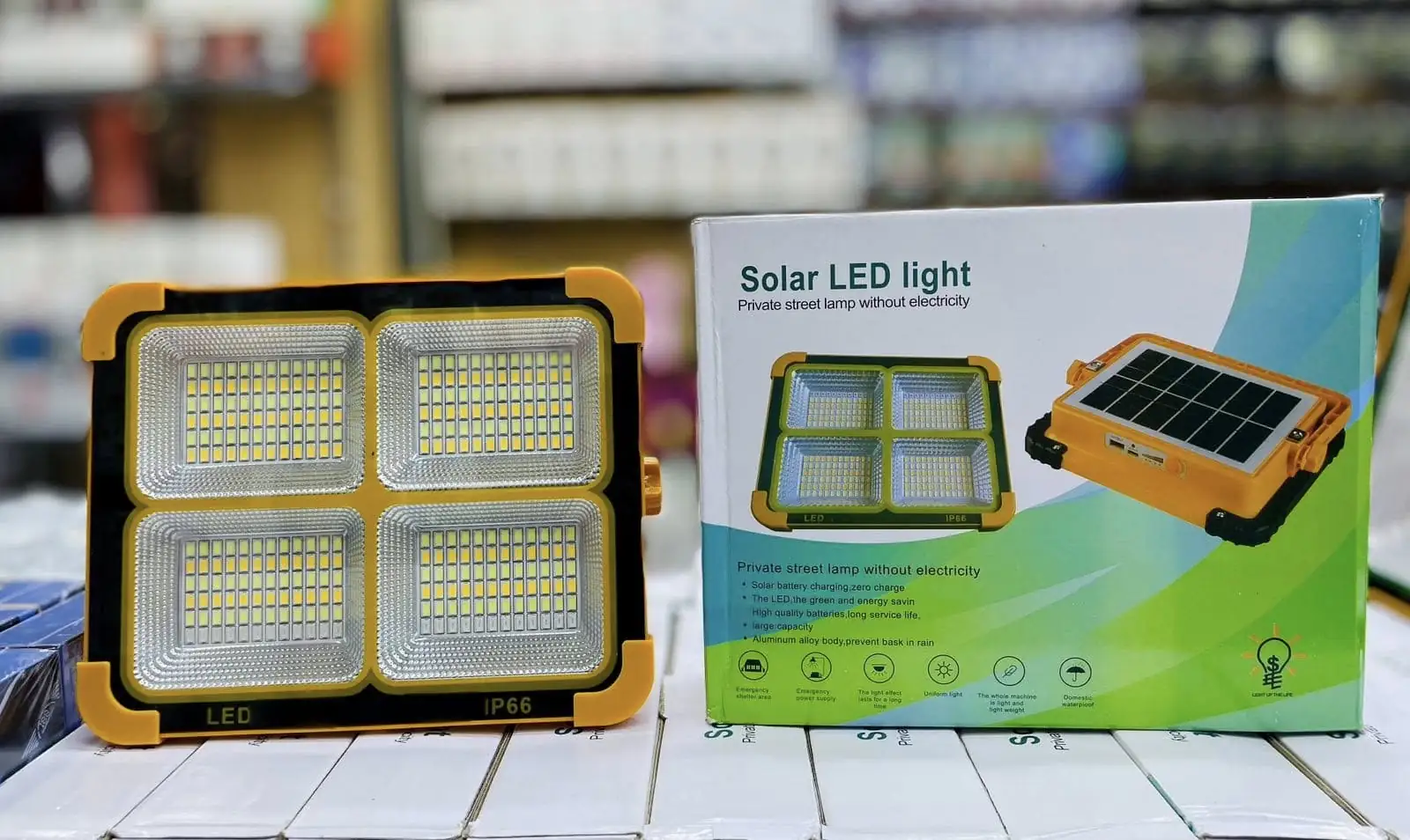 Lampe Solaire Extérieure LED IP65 - Éclairage Puissant 100 Lumens - Autonomie 8H - Résistant aux Intempéries