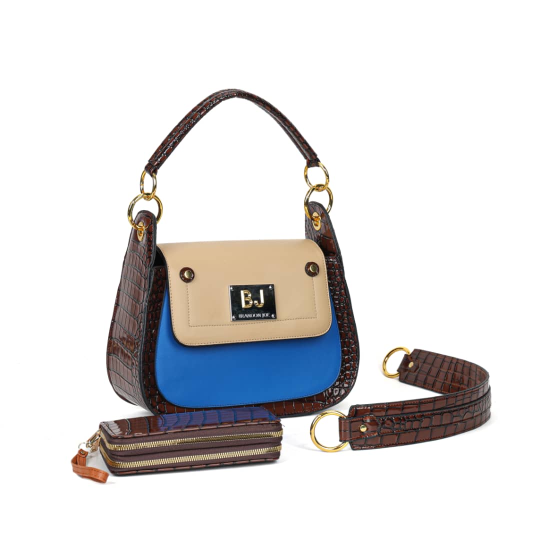 Vue de l'intérieur du sac montrant ses compartiments et son organisation