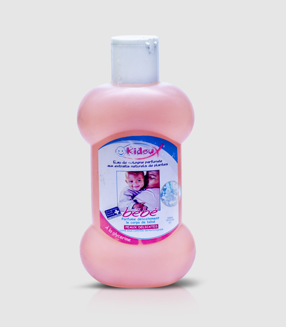 Flacon et packaging de l'Eau de Cologne Kidoux, vue de près