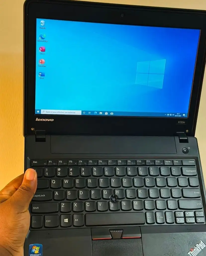 PC Portable Lenovo ThinkPad X130e - AMD E-Series, 4Go RAM, HDD 320Go, Écran 11.6", Windows 10 – Image 2