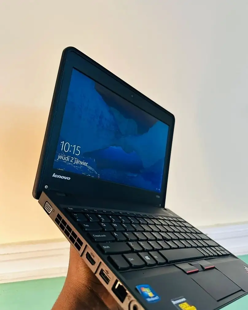 PC Portable Lenovo ThinkPad X130e - AMD E-Series, 4Go RAM, HDD 320Go, Écran 11.6", Windows 10 – Image 3