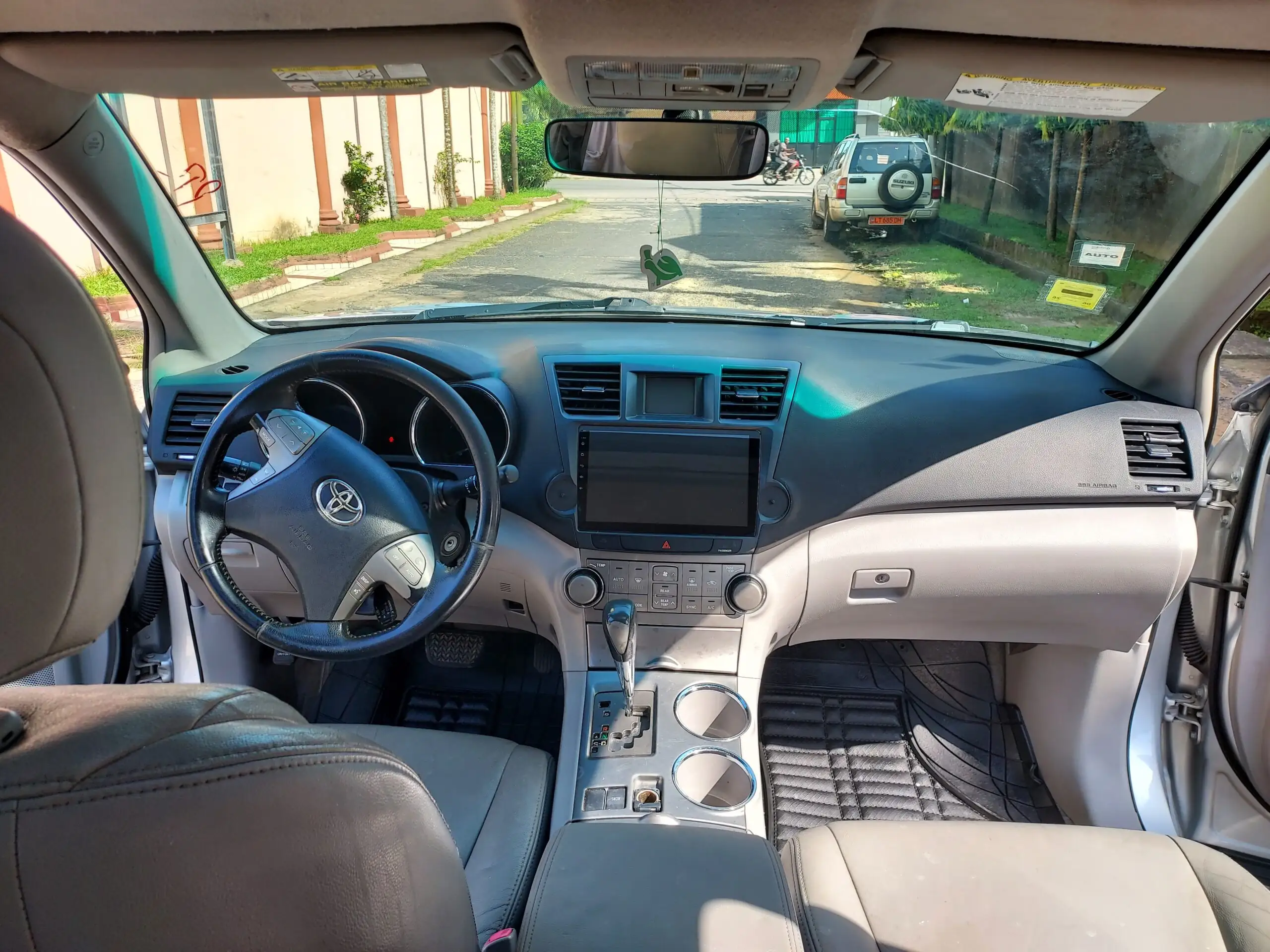 Toyota Highlander 2009 SUV Occasion USA 🇺🇸 – V6 Essence Automatique – 7 Places – Tout Équipé – Image 4