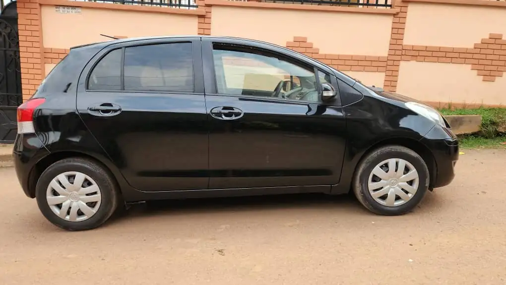 Toyota Yaris Vitz Occasion Europe - Boîte Automatique - Climatisation - Full Options