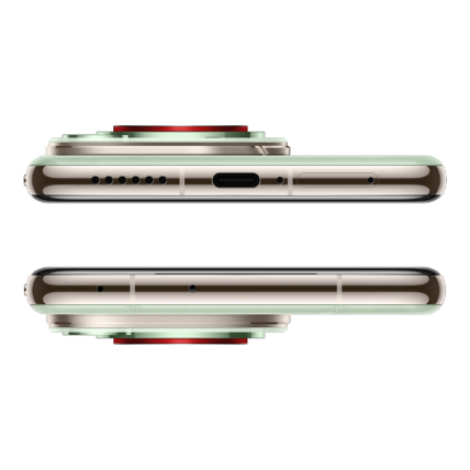 Module triple caméra du Huawei Pura 70 Ultra, mettant en avant les objectifs 50MP, téléobjectif et ultra grand-angle