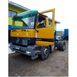 Tracteur Routier d'Occasion Europe Diesel 2003 - Suspension à Lames AV/AR - Transmission Automatique - Prêt à l'Emploi