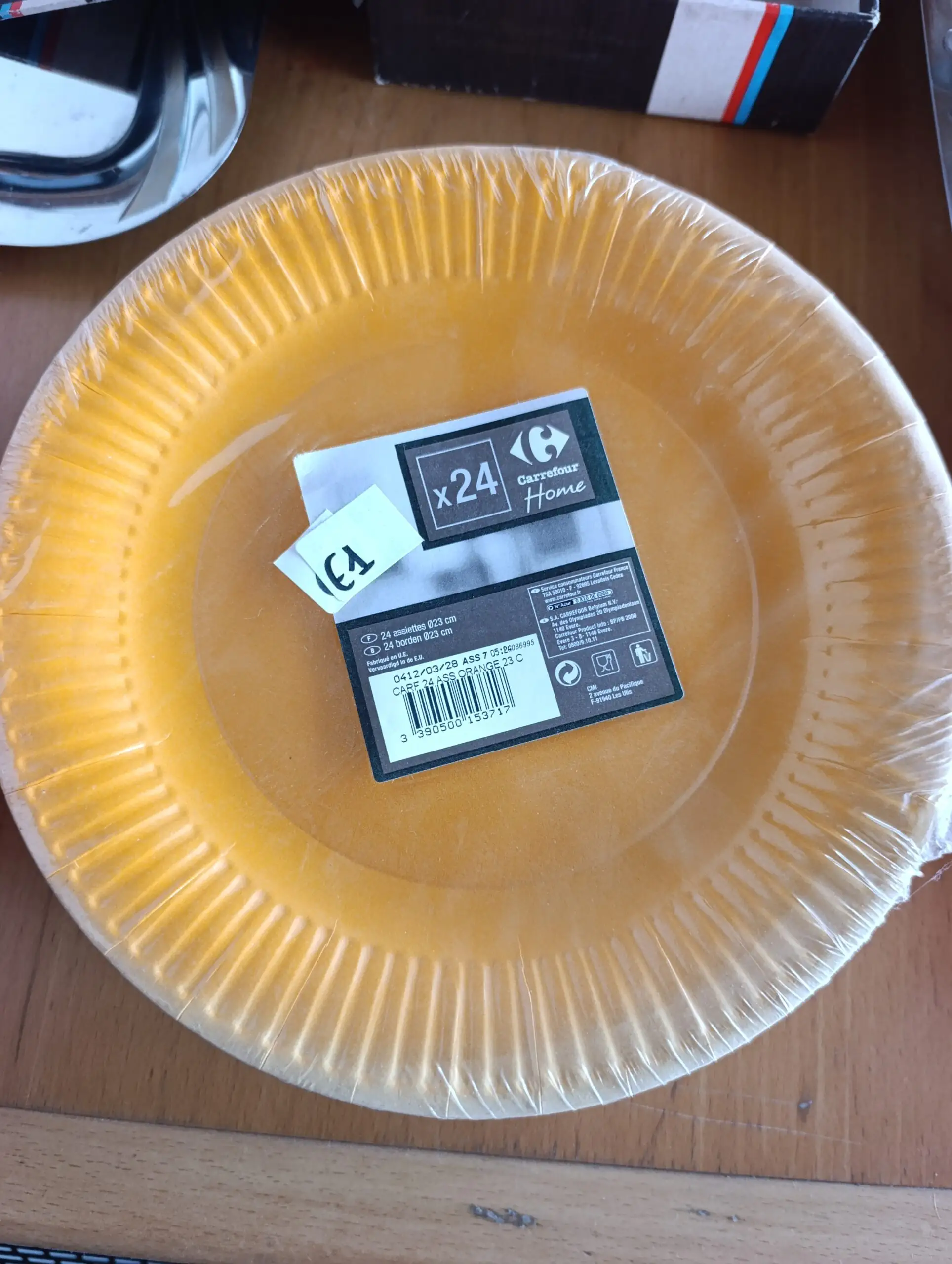 Lot de 24 Plats Jetables - Assiettes Alimentaires Pratiques - Résistants et Écologiques - Pour Fêtes et Événements – Image 3