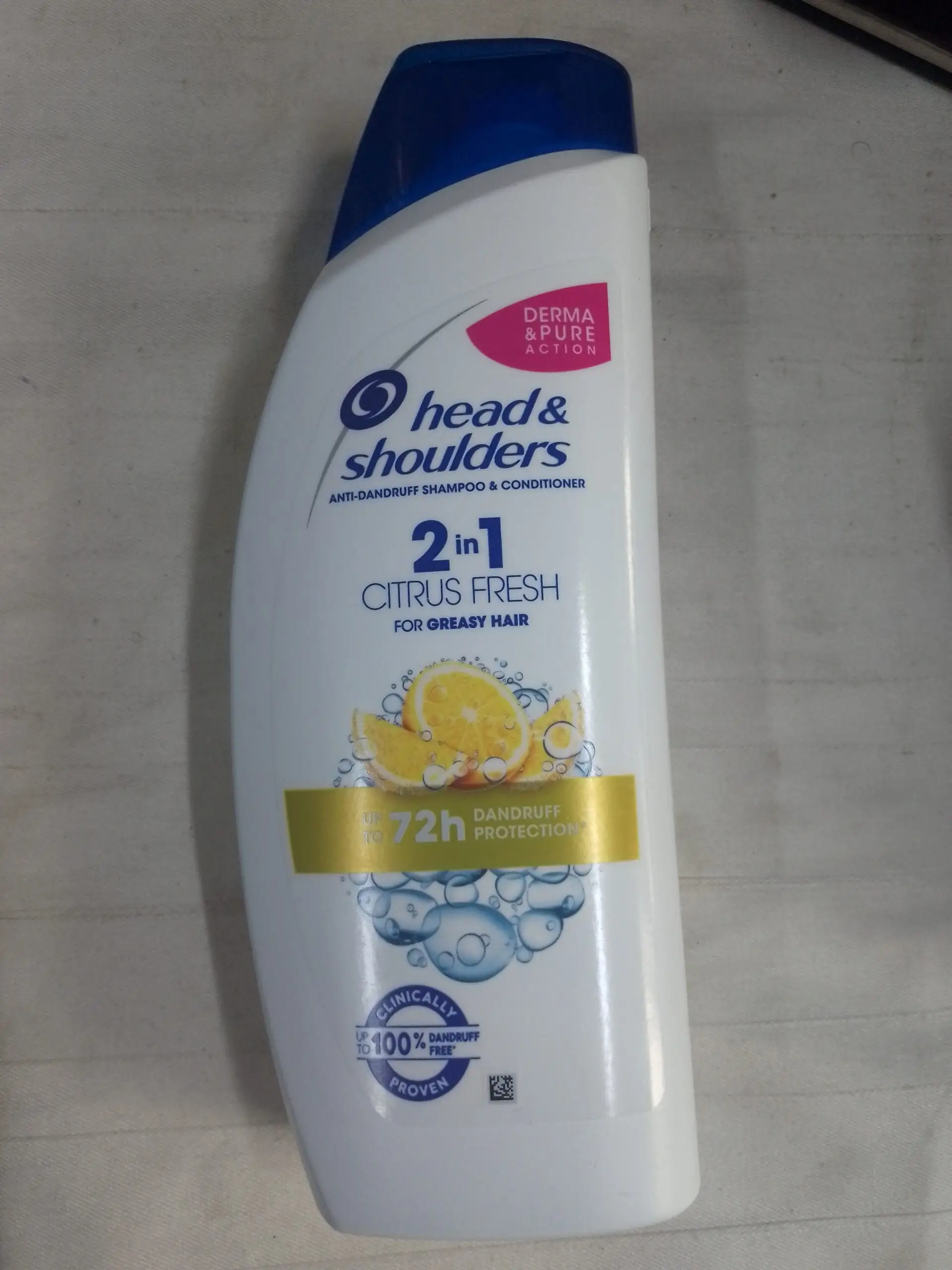 Shampooing Anti-Pelliculaire Head & Shoulders 2 en 1 - Nettoyant et Traitant - Élimine les Pellicules et Démangeaisons - Format Familial