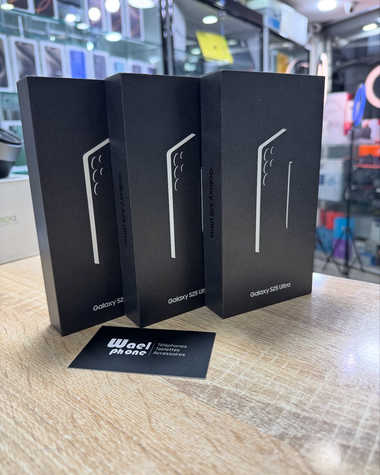 Samsung Galaxy S25 Ultra Smartphone - Ecran Dynamic AMOLED 2X - Appareil Photo 200MP