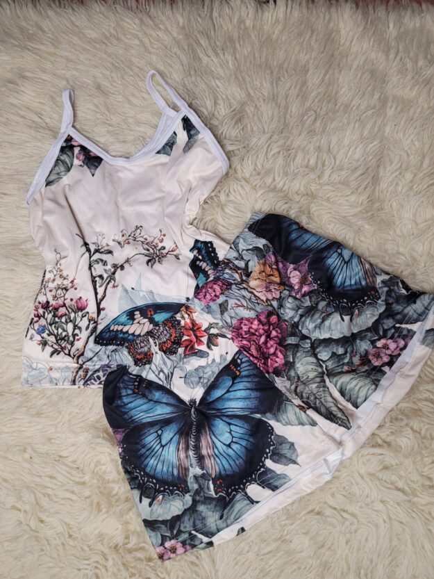 Nuisette 3 en 1 de couleur noire, montrant un look élégant et sophistiqué