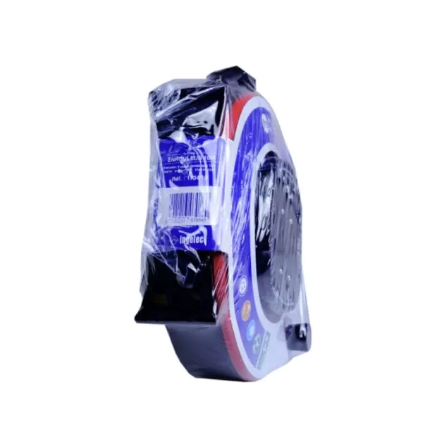 Vue rapprochée des 4 prises de la rallonge avec leurs obturateurs de sécurité