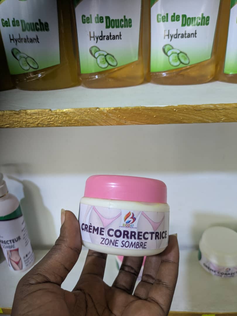 Application du Gommage Correcteur Zones Sombres