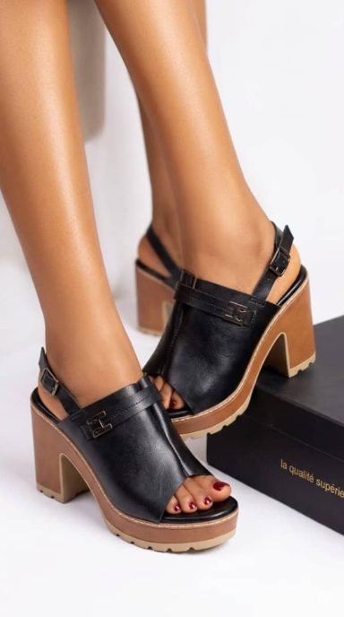 Sandales Talon Bloc Femme Bride Chevilles vue de côté
