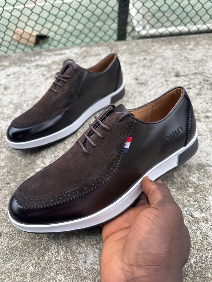 Tommy Leather Sneaker en cuir noir vue de dessus