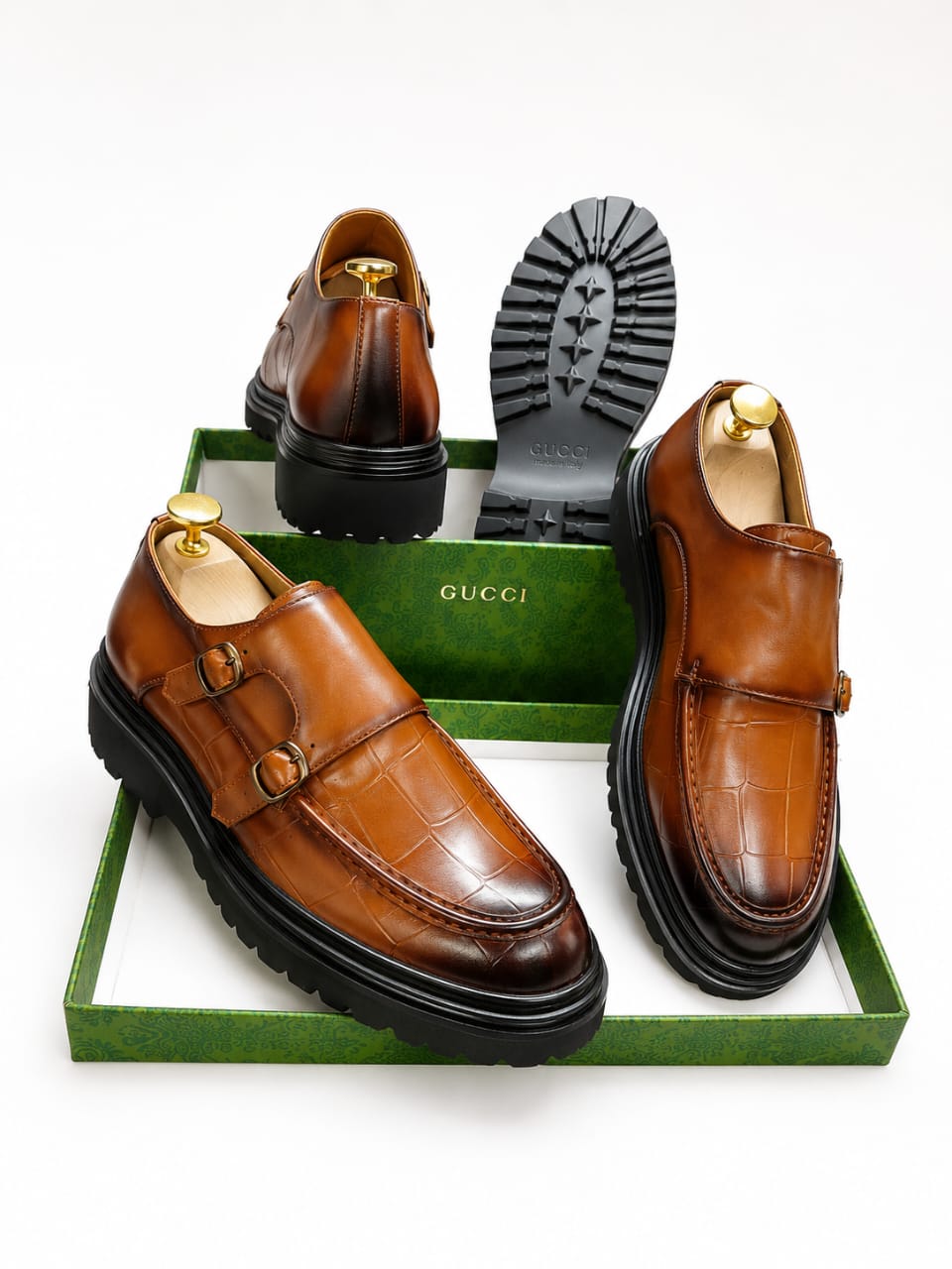 Boîte et accessoires d'origine des sneakers Gucci